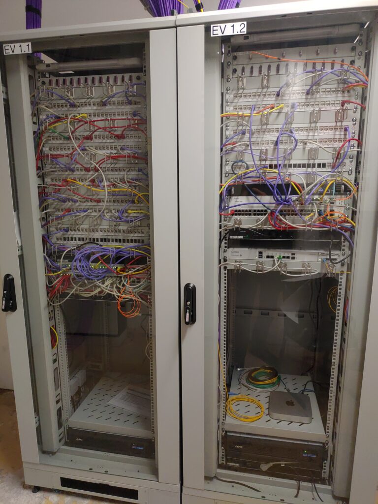 Datenverteiler-Schränke Netzwerk Schulen Eisenach